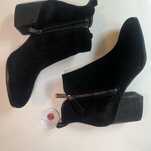Blondo Black Suede Waterproof Ankle Boots. Size 8.5